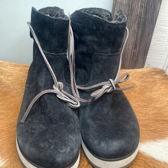 Womens Merrell winter boots size 7.5 check them out thanks 🙏 - Picture 2 of 8